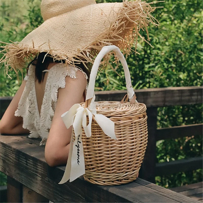 Women Retro Handmade Bamboo Handbag Fashion wooden woven Tote Bags Causal Beach Hollow Out Basket Outdoor  Bag Straw Beach Bag