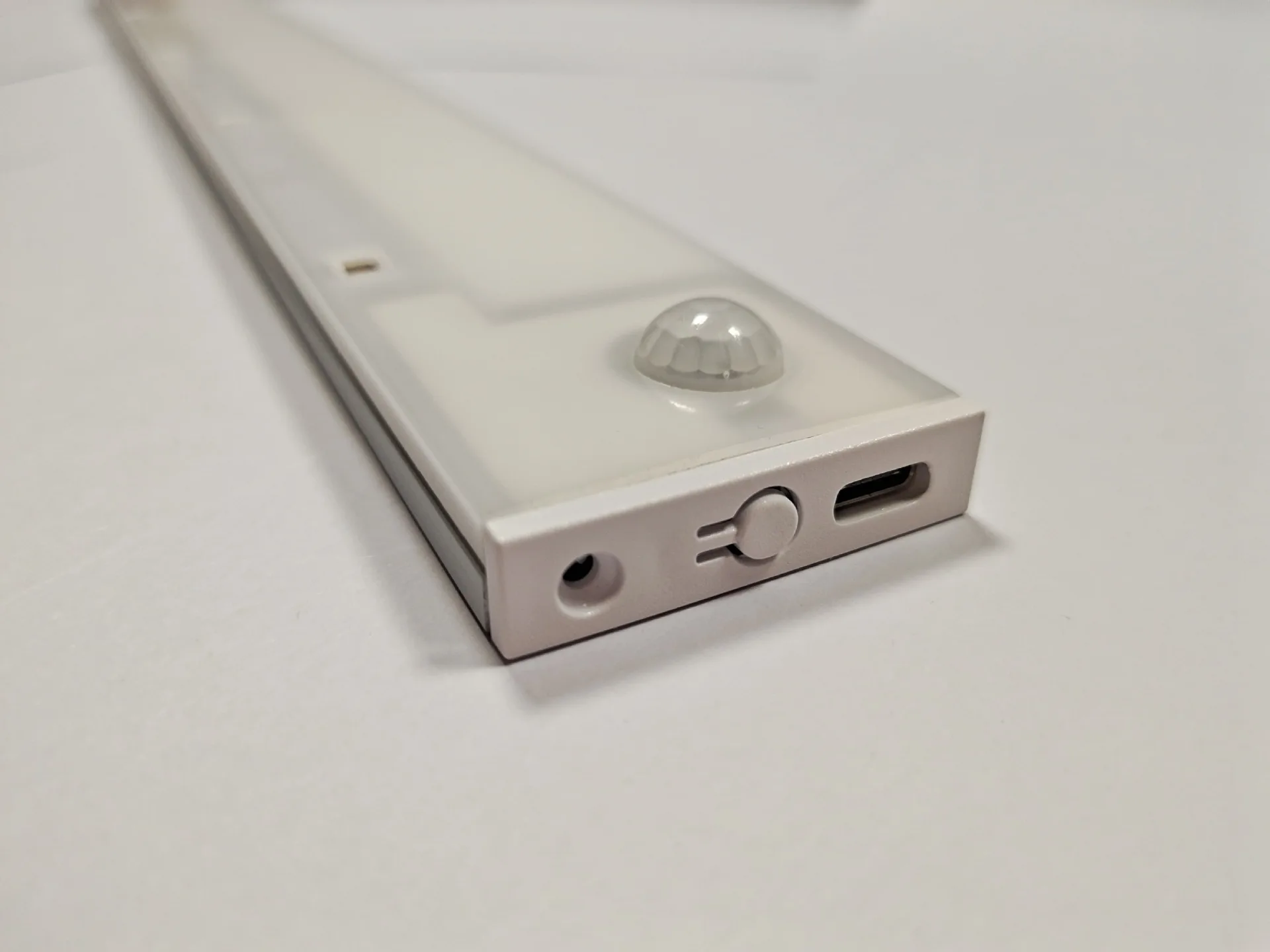  Новое поступление USB перезаряжаемые портативный магнитный датчик движения со светодиодной подсветкой для шкафов с UV-C