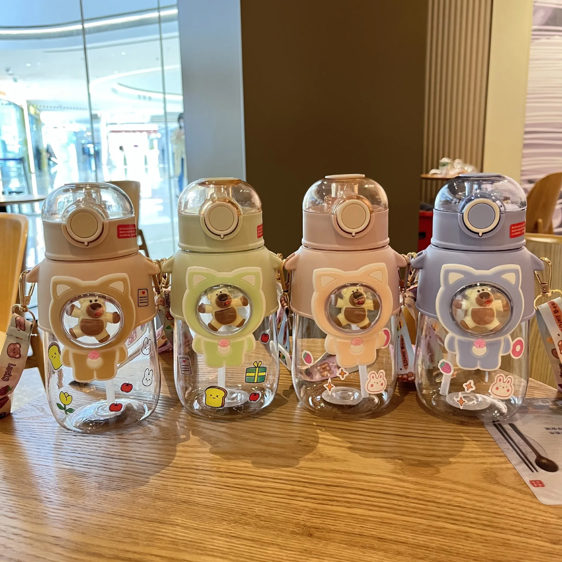 Large Capacity Cartoon Student Portable Plastic Water Cup with Straw High Appearance Level for Kids and Students
