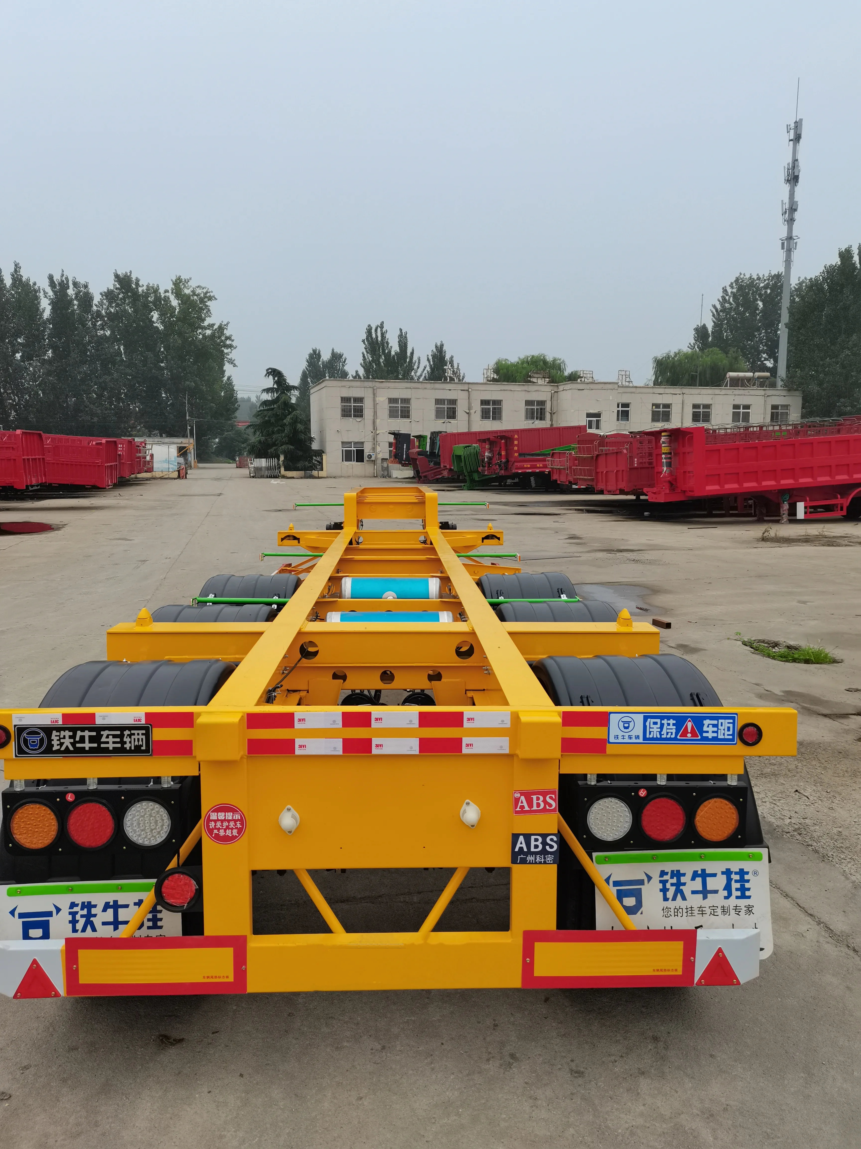 Online wholesale high environmental protection 3 axis 20 feet road railway combined transport container semi trailer chassis con