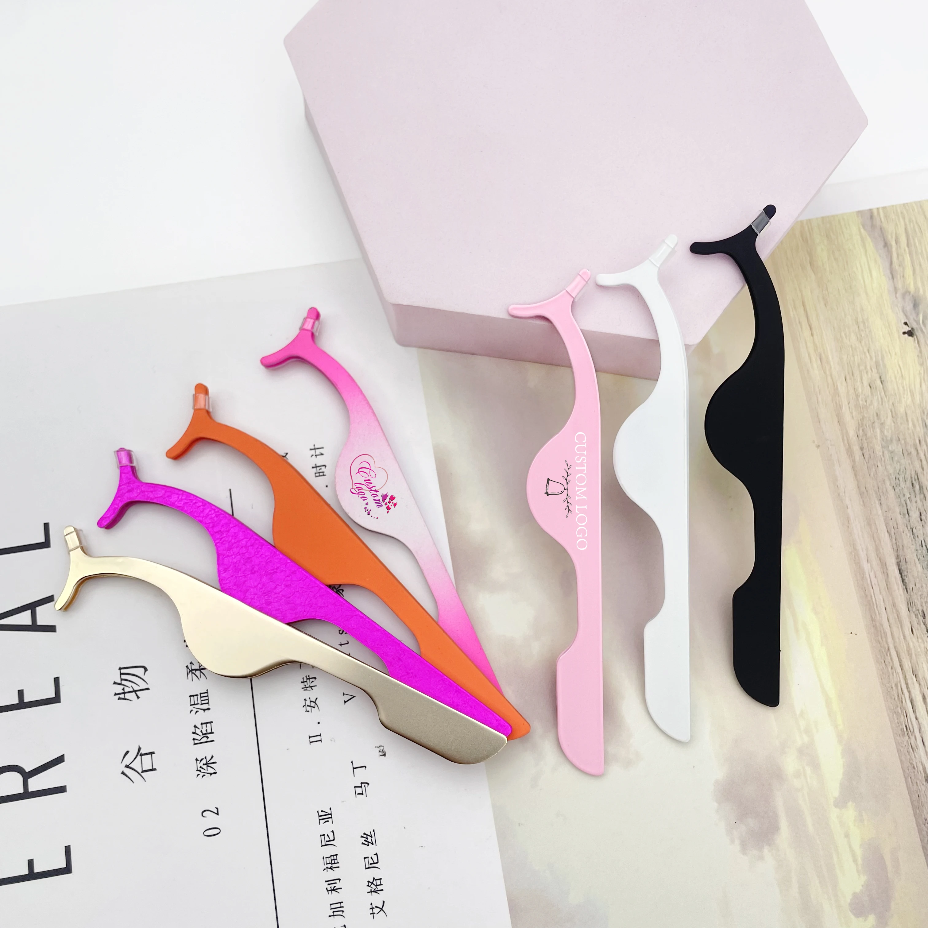 Wholesale eyelash tool with Custom logo Private Label Pink White black Plastic Lashes Applicator Tweezers