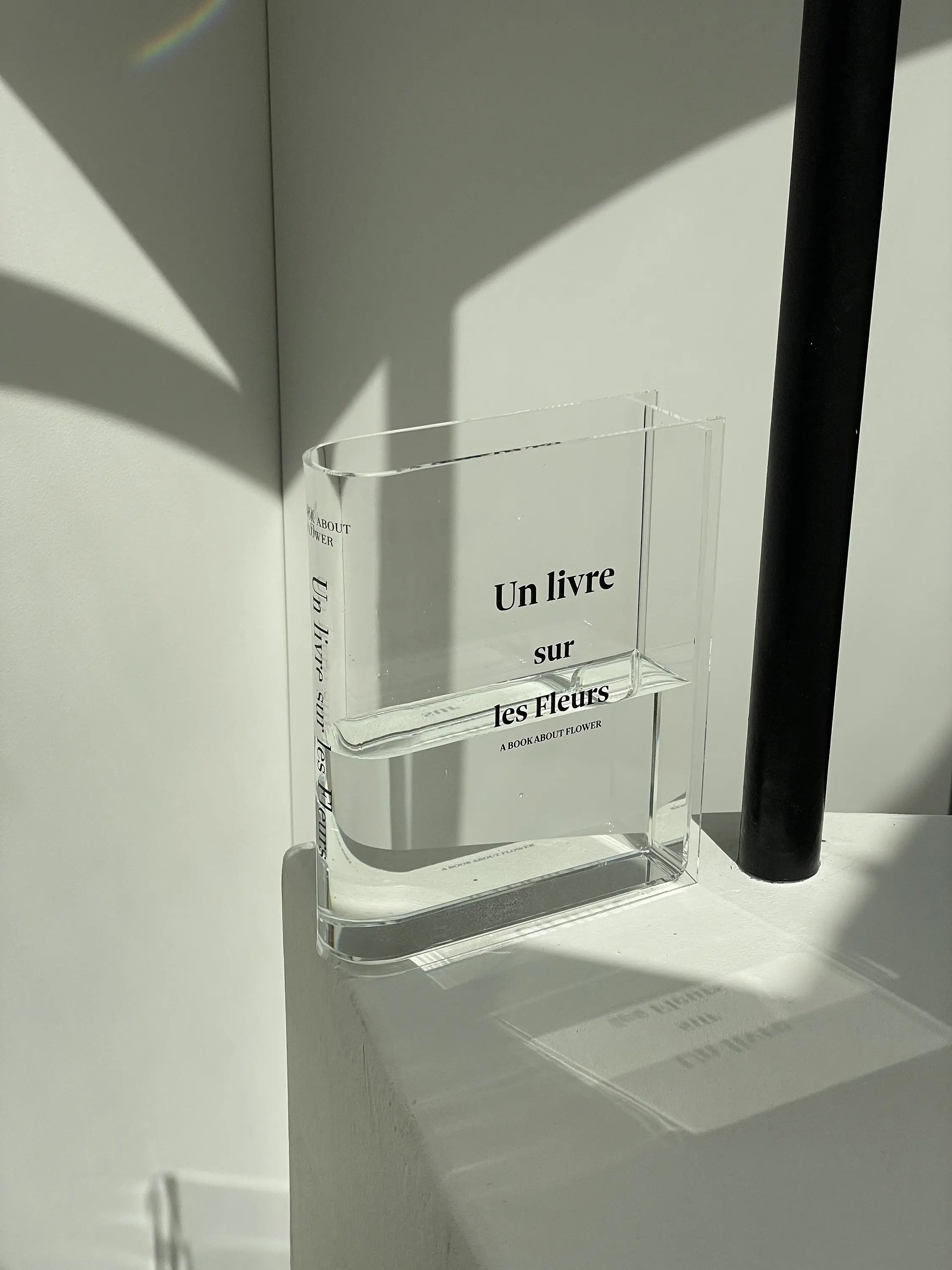 Decorative Clear Book Design Flavor Flowers Acrylic Vase