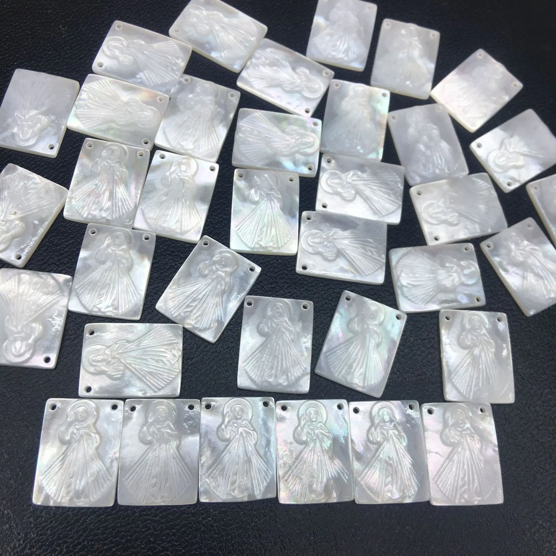 Religious Belief Mother Of Pearl Jesus Virgin Mary Guadalupe Hand Carved Saint Maria White shell bead for DIY jewelry Necklace