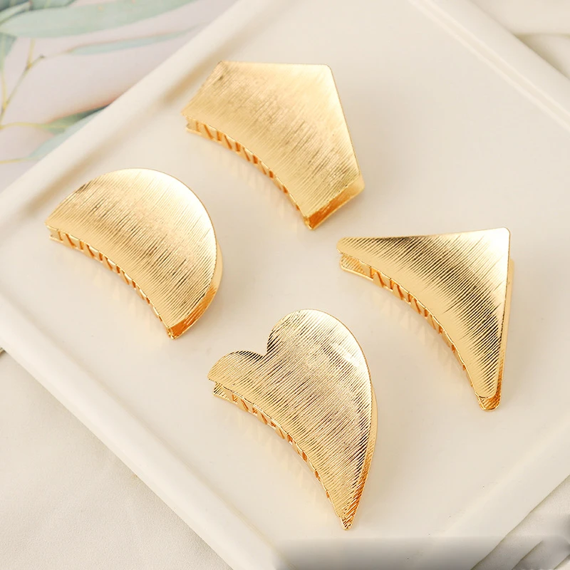 Fashion Transparent Pearl Banana Hair Claw Clips Acrylic Hair Clips Accessories Plastic Barrette Crab Hair Claws For Ladies