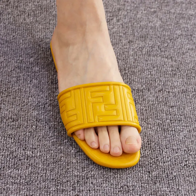 Fashion Open Toe Yellow Slipper Shoes Slipper Summer Slip On Beach Soft Sandalias Mujer Flat Sandal Shoes For Women New Styles