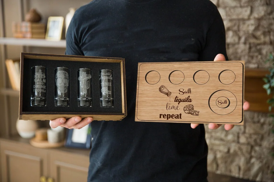 Christmas Wood Gift Glasses Box with Beer Flight Tray Party Wood Wine Glass Box Personalized Tequila Shot Glasses Tray