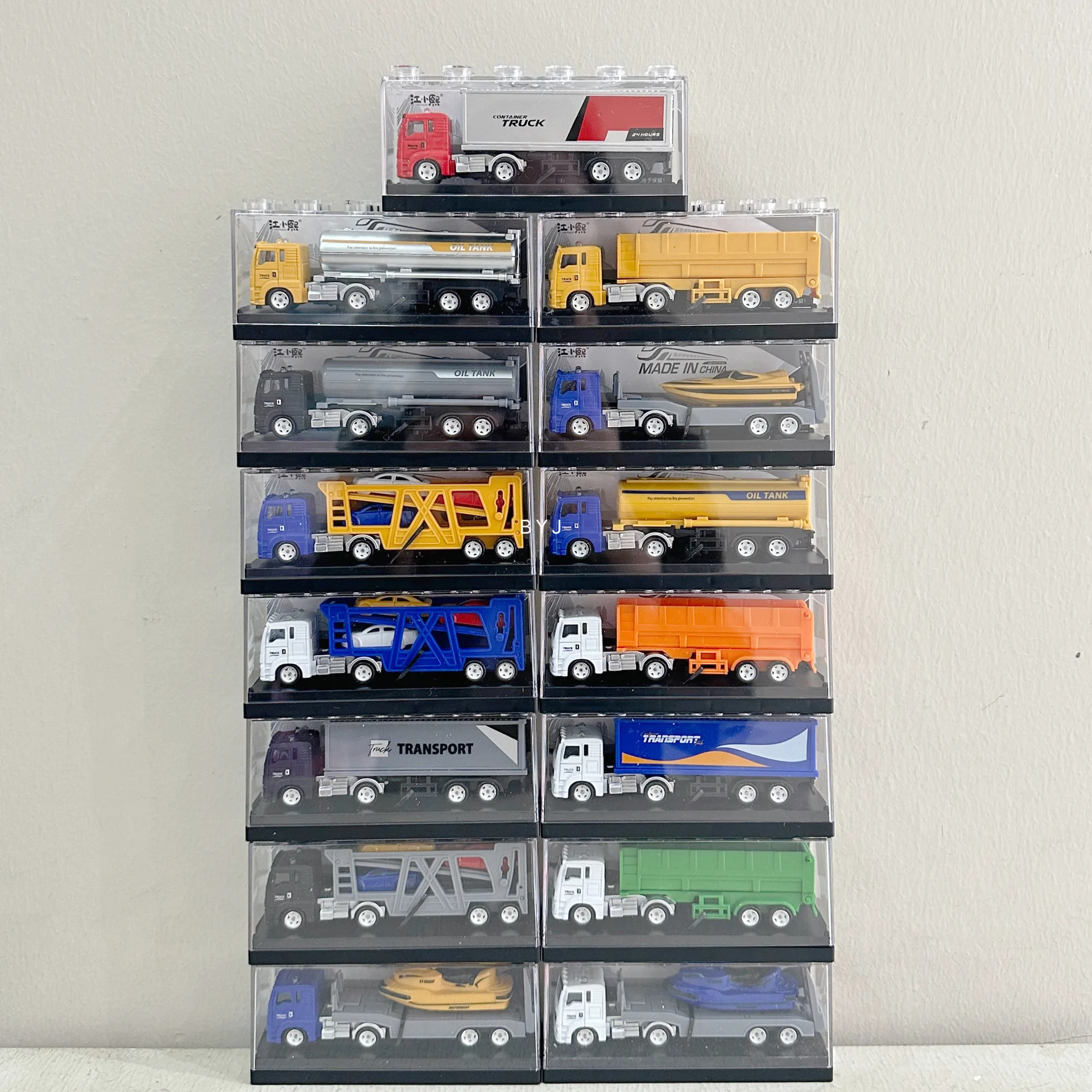 Customized logo 1:64 Transport Vehicle Model hot free wheels Plastic Truck Small Diecast toy Car with Transparent plastic box