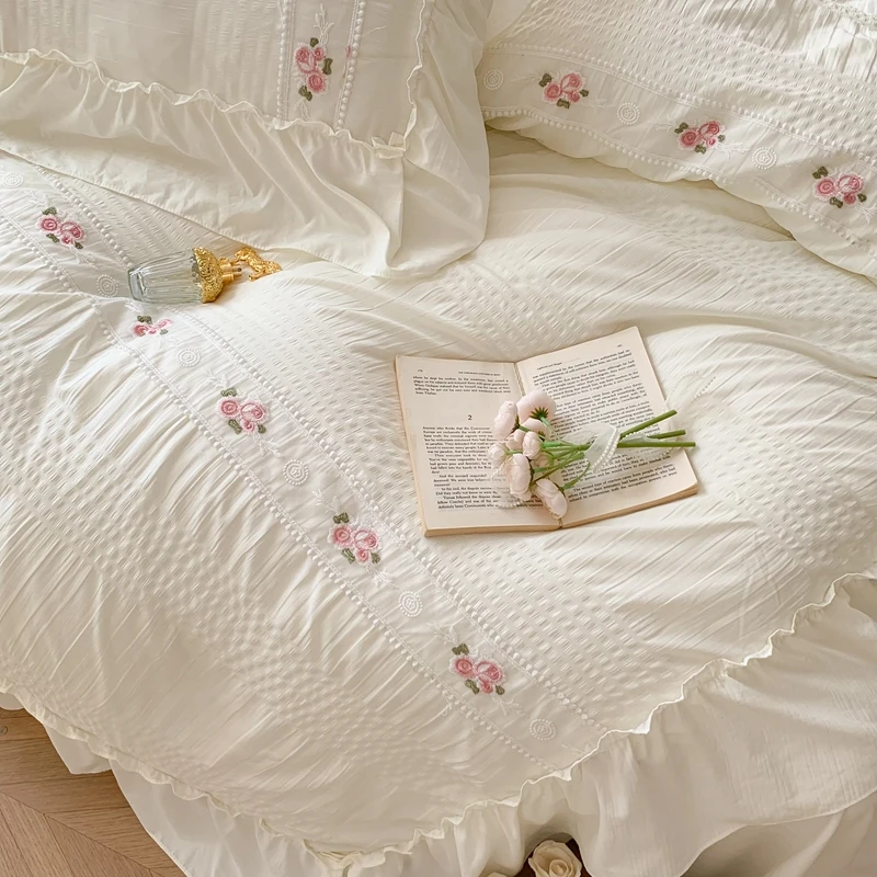 Wholesale Retro Princess Style Bedding Sets Queen King Size Washed Cotton Seersucker Embroidery Textile Duvet Cover Set 4Pcs