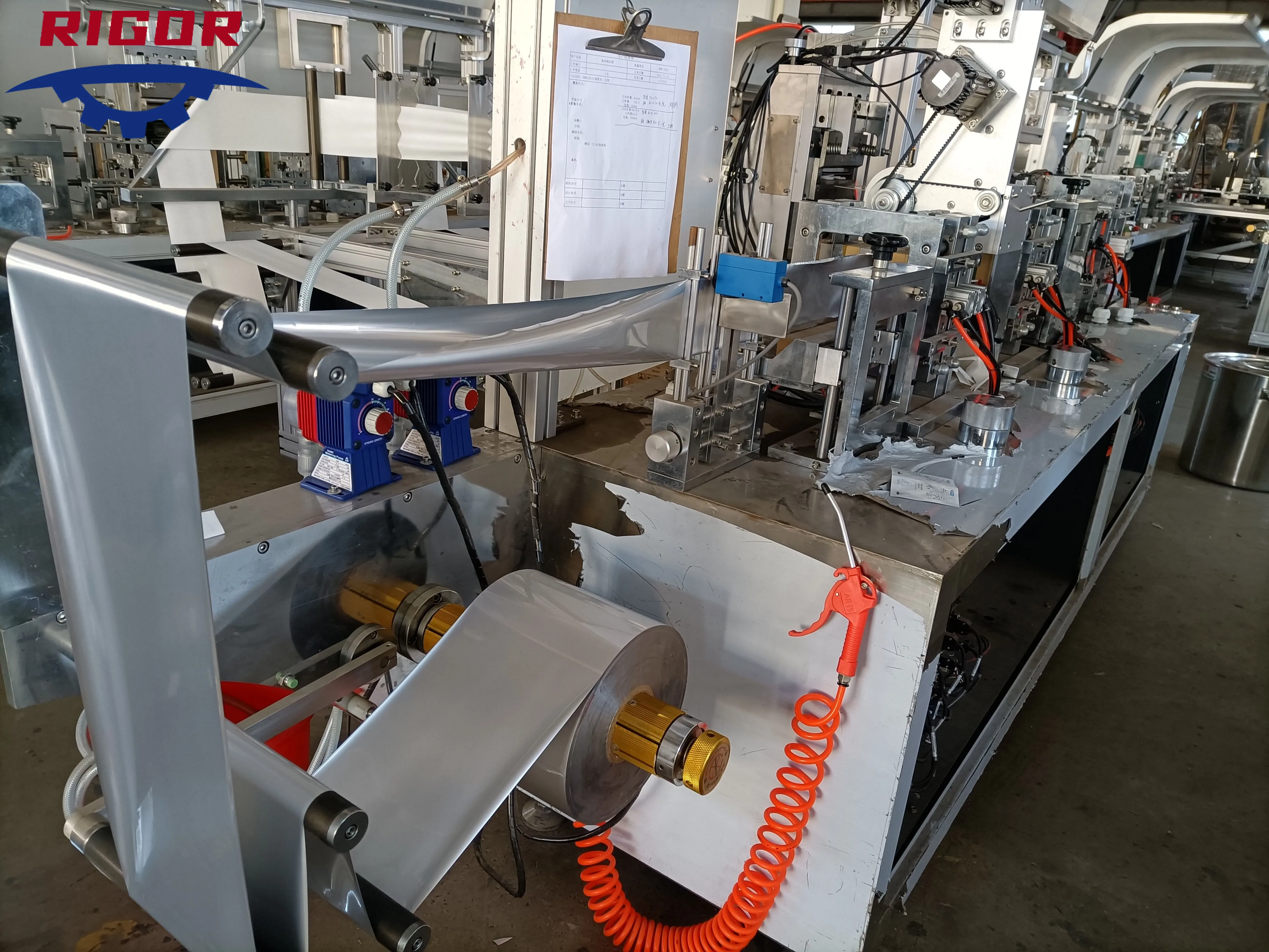 Automatic Wet Tissue Vertical Packing Machine Sterilized Wet Wipes Packing Machine