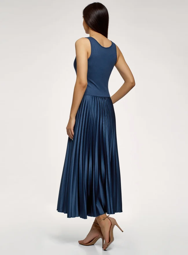 2022 New Arrivals Spring Or Summer Fashion Casual Sleeveless Solid  pleated Maxi dress