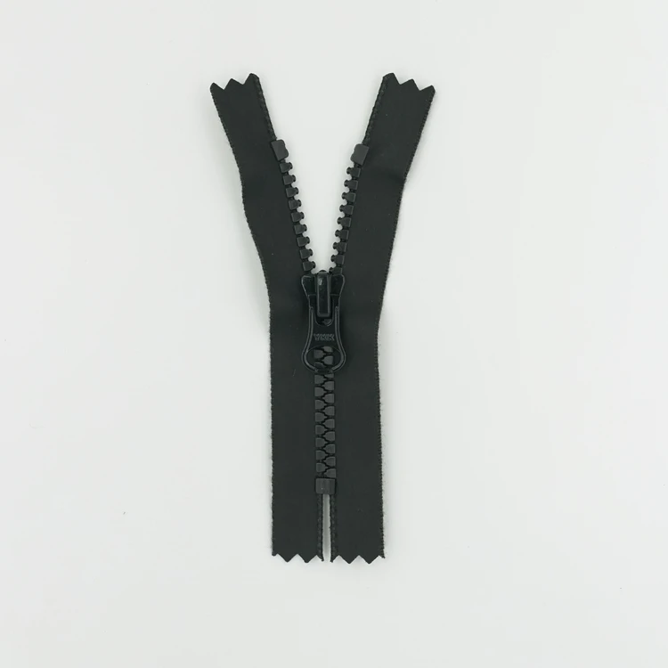 YKK Zipper  Wholesale Red Resin Zipper Roll Long Chain Custom Plastic Fashion Zipper