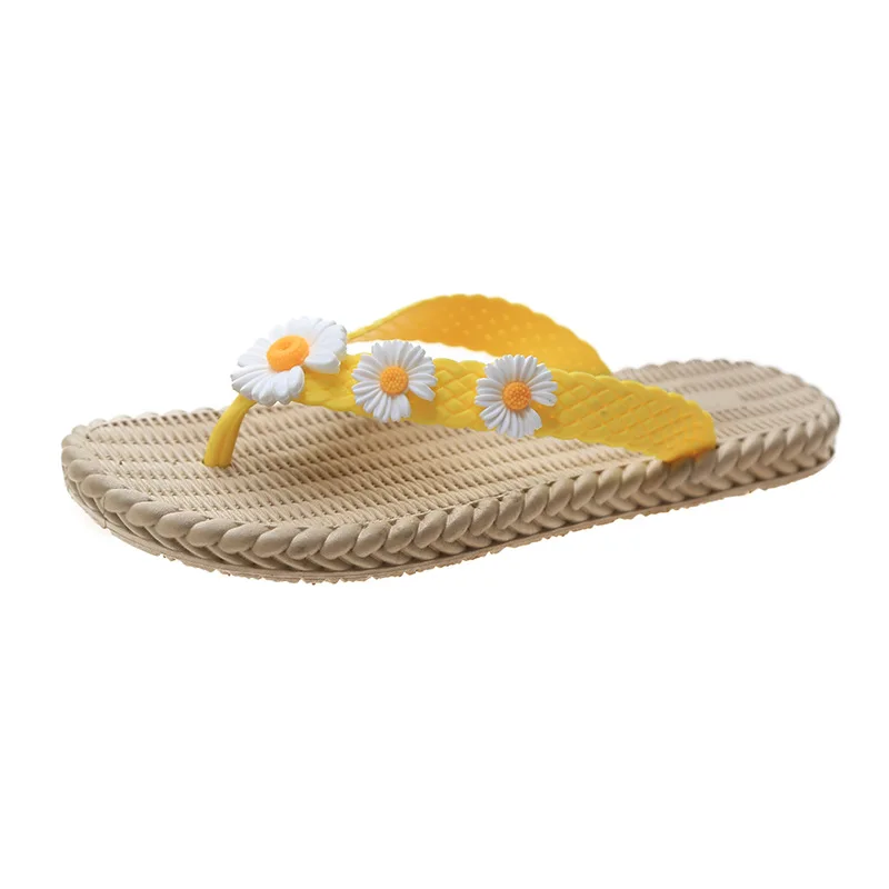 2022 new summer net red fashion small daisy sandals Korean version of ins students wear flip-flops outside the beach