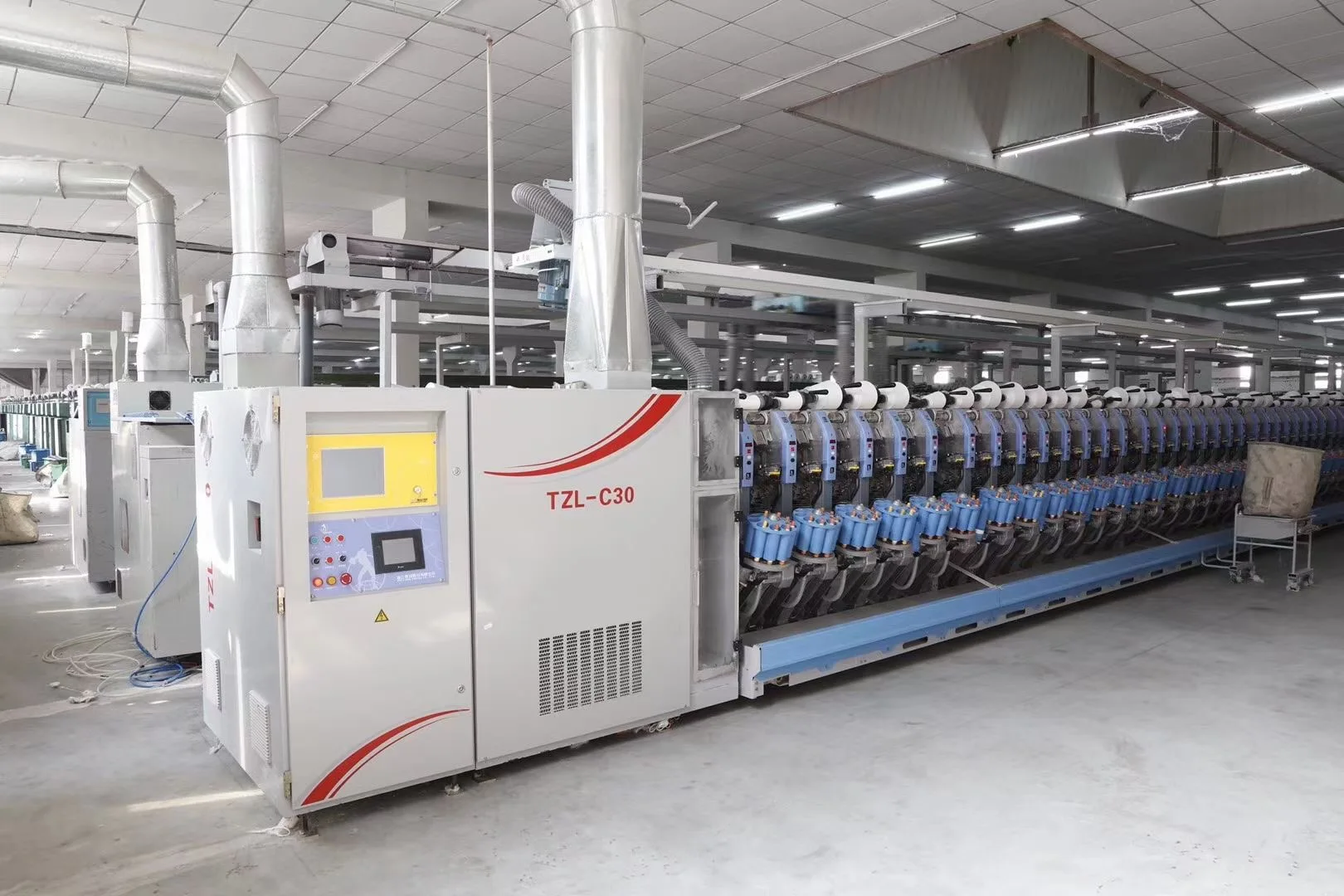 302 303 RSP Raw White 100% Recycled Staple Spun Polyester Sewing Yarn