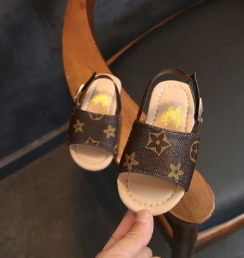 Летние 2020 новые сандалии для девочек куртка из искусственной кожи для мальчиков и девочек, противоскользящие носки с резиновой прогулочная обувь От 1 до 6 лет Детские пляжные сандалии
