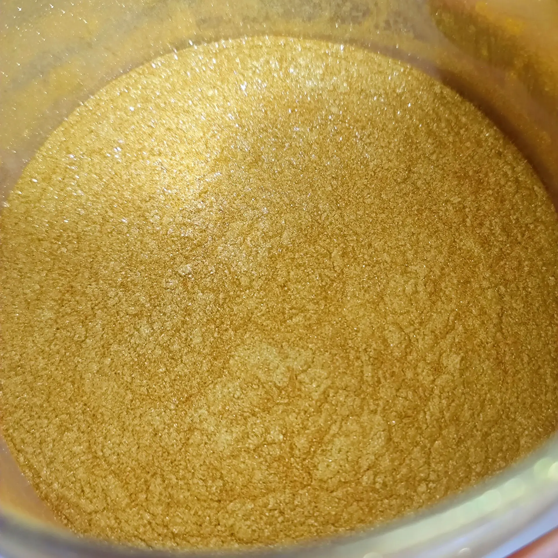 China supplier synthetic mica crystal metallic super bright size 200mesh solar pearl  pearlescent pigment gold powder Code 9315