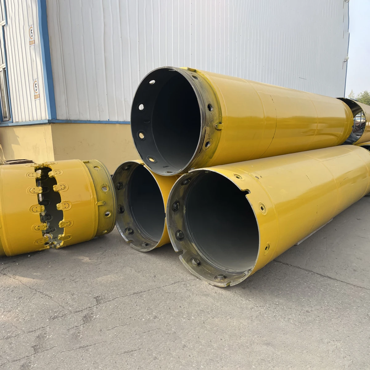 Casing pipe with single-walled and diameter 750/670 mm for borehole drilling protection
