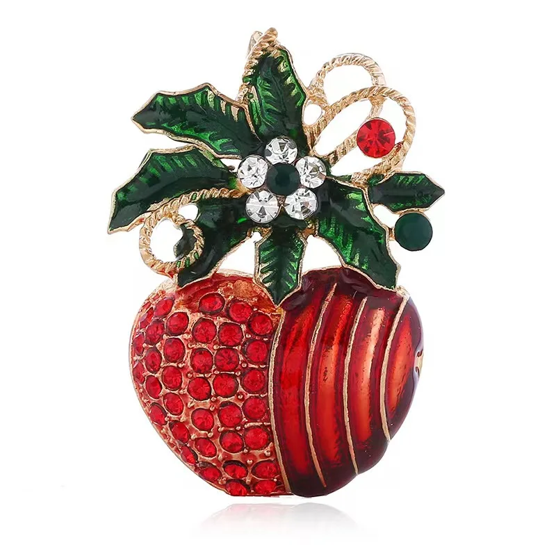 Gold plated pin New fashion brooch Enamel pin custom bulk lapel pins for Merry Christmas