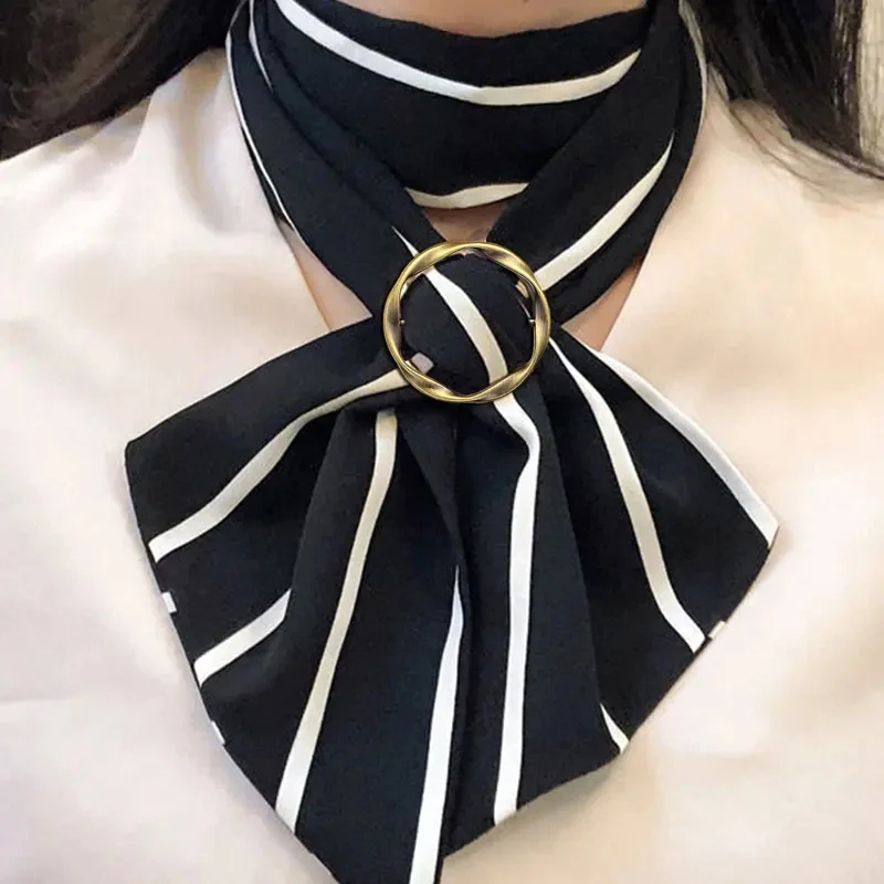 Hot Selling Silk Scarf Ring Clip T-shirt Tie Clips for Women Fashion Metal Round Circle Clip Buckle Clothing Ring Wrap