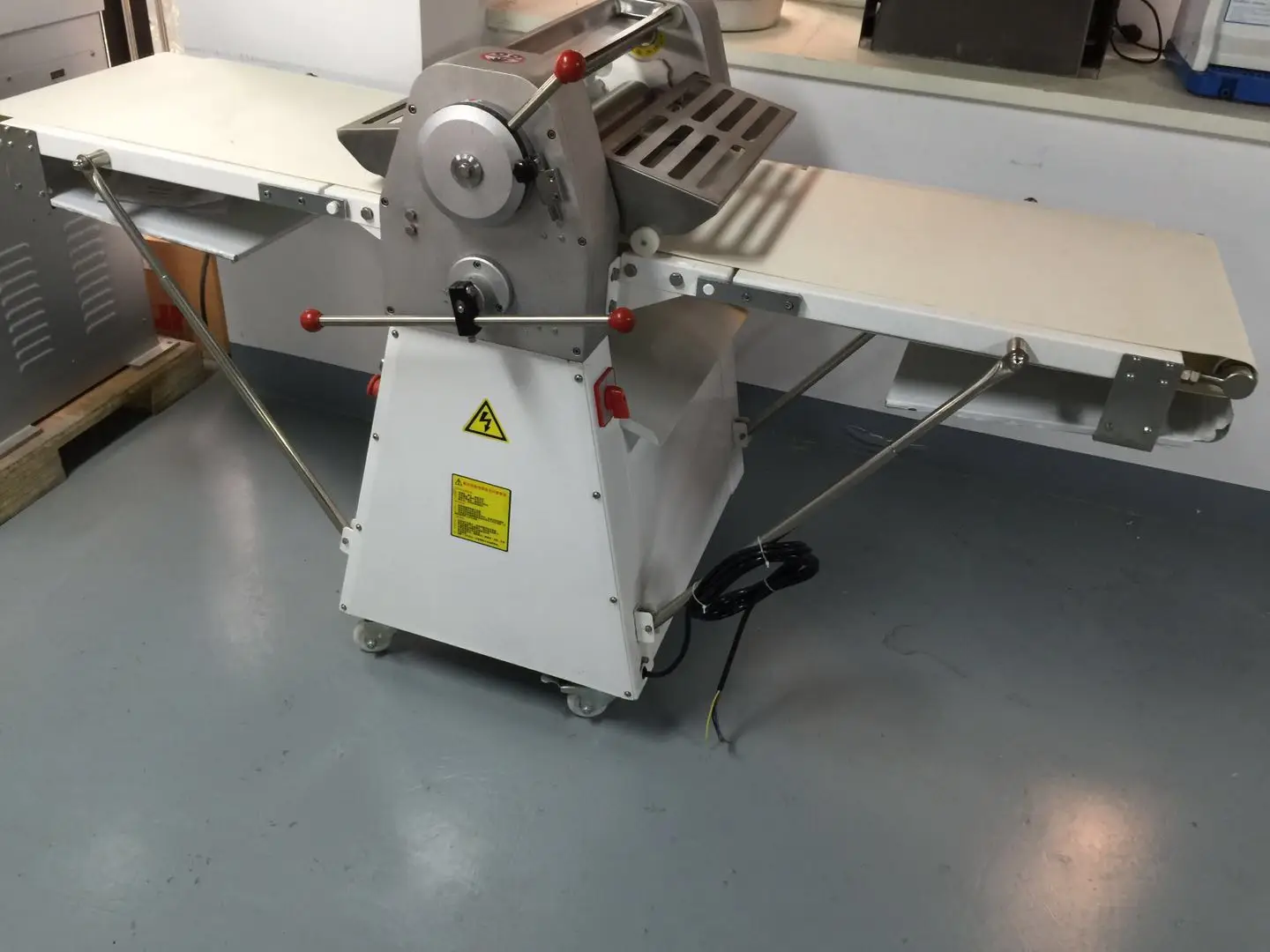  automatic dough sheeter cutter machine/used