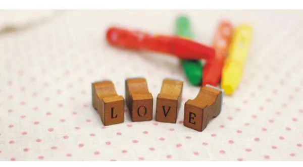 Wooden Box Alphabet Stamps Wooden Rubber Letter Number and Symbol Stamp Set in kawaii paper gift box with handle for kids