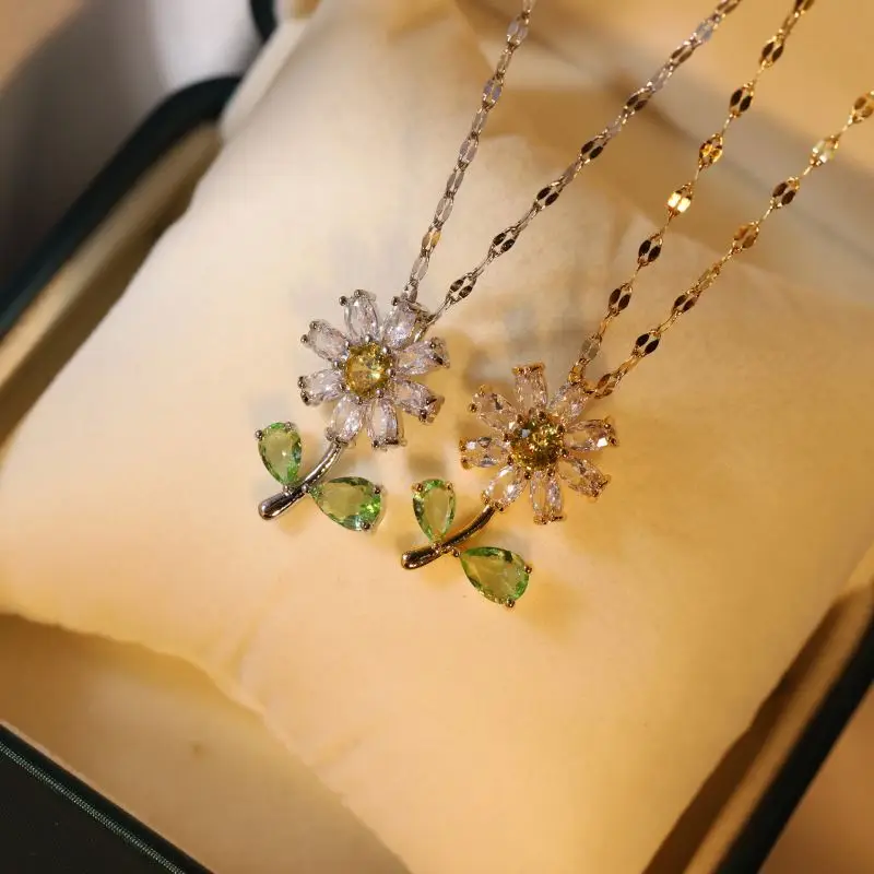 Hot Sale Moissanite Sunflower Stainless Steel Necklace 18K Gold Plated Green Zircon Flower Pendant Sunflower Jewelry
