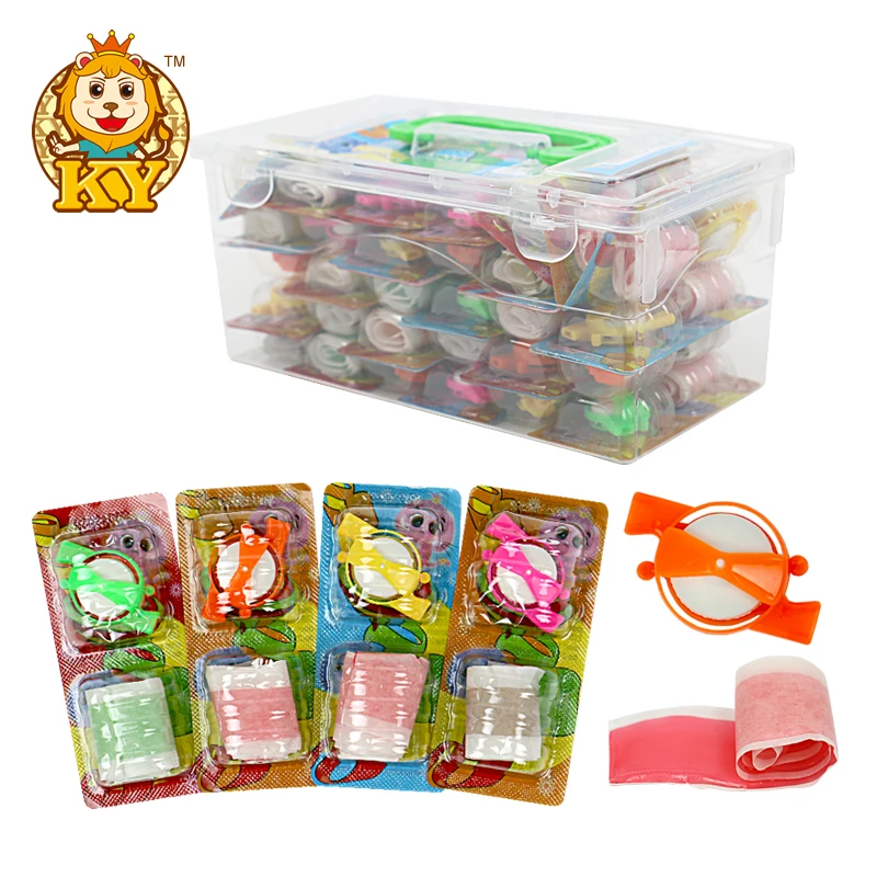 Wholesale gyro candy toys with fruit flavor soft gummy chewy candy roll