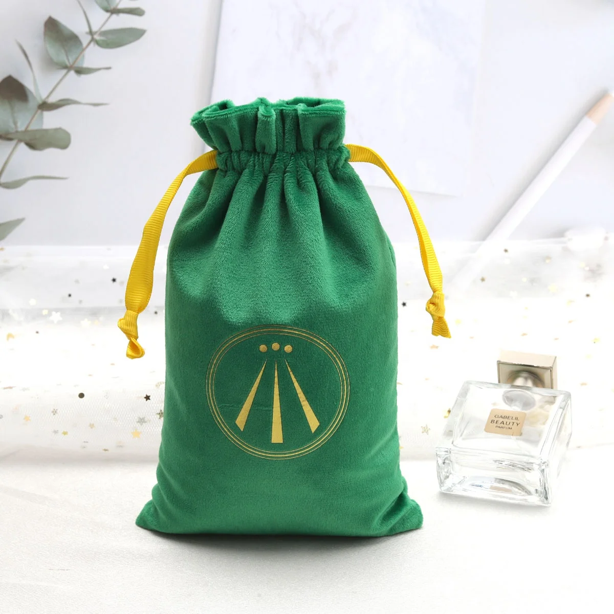 Custom Logo Printed Green Velvet Satin Lining Candle Perfume Packing Drawstring Durable Gift Jewelry Pouch Dust Velvet Bag