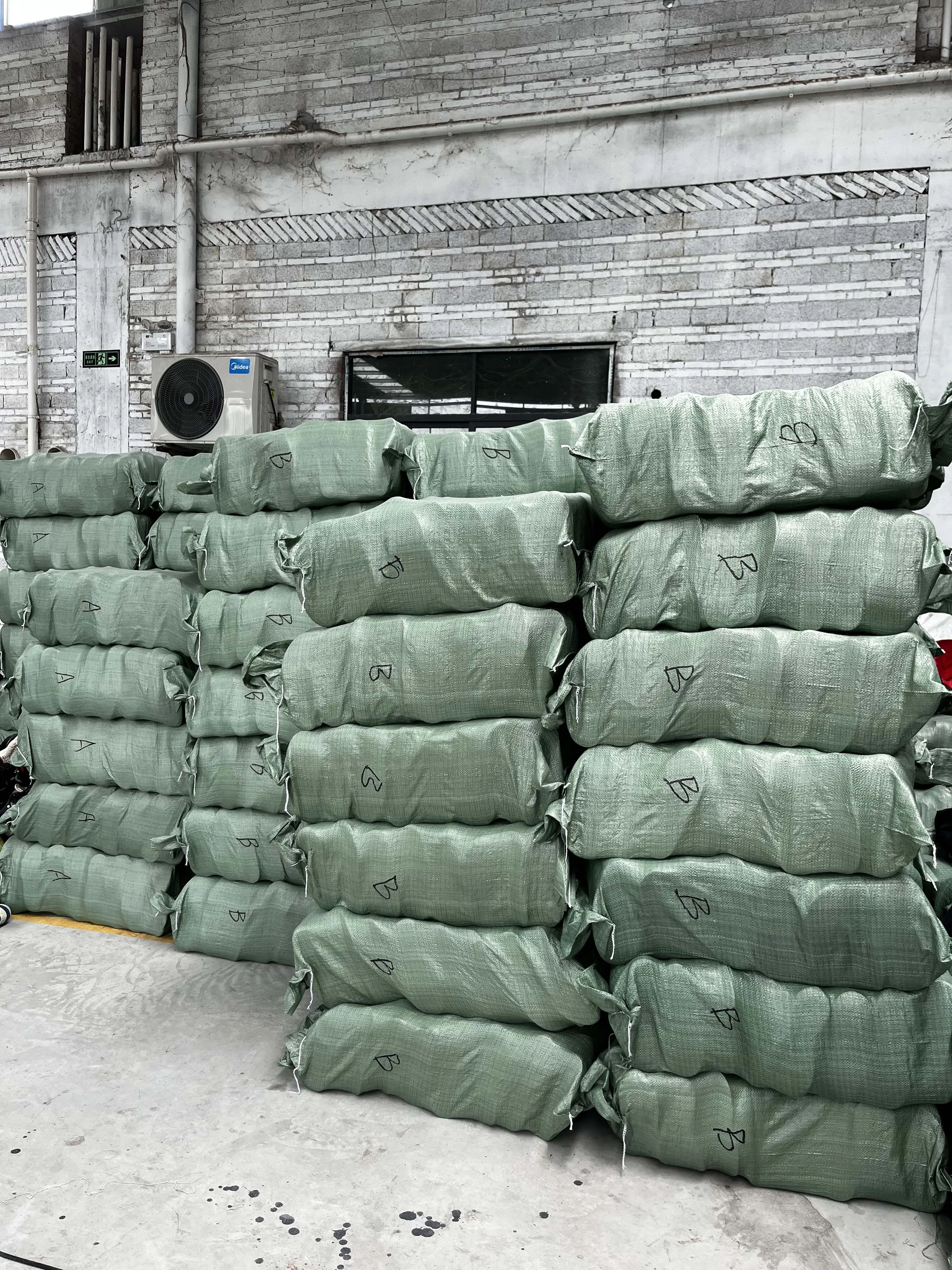 Popular in Southeast Asia good quality used zapatillas shoes used brand bales summer Second hand shoes for export top shoes