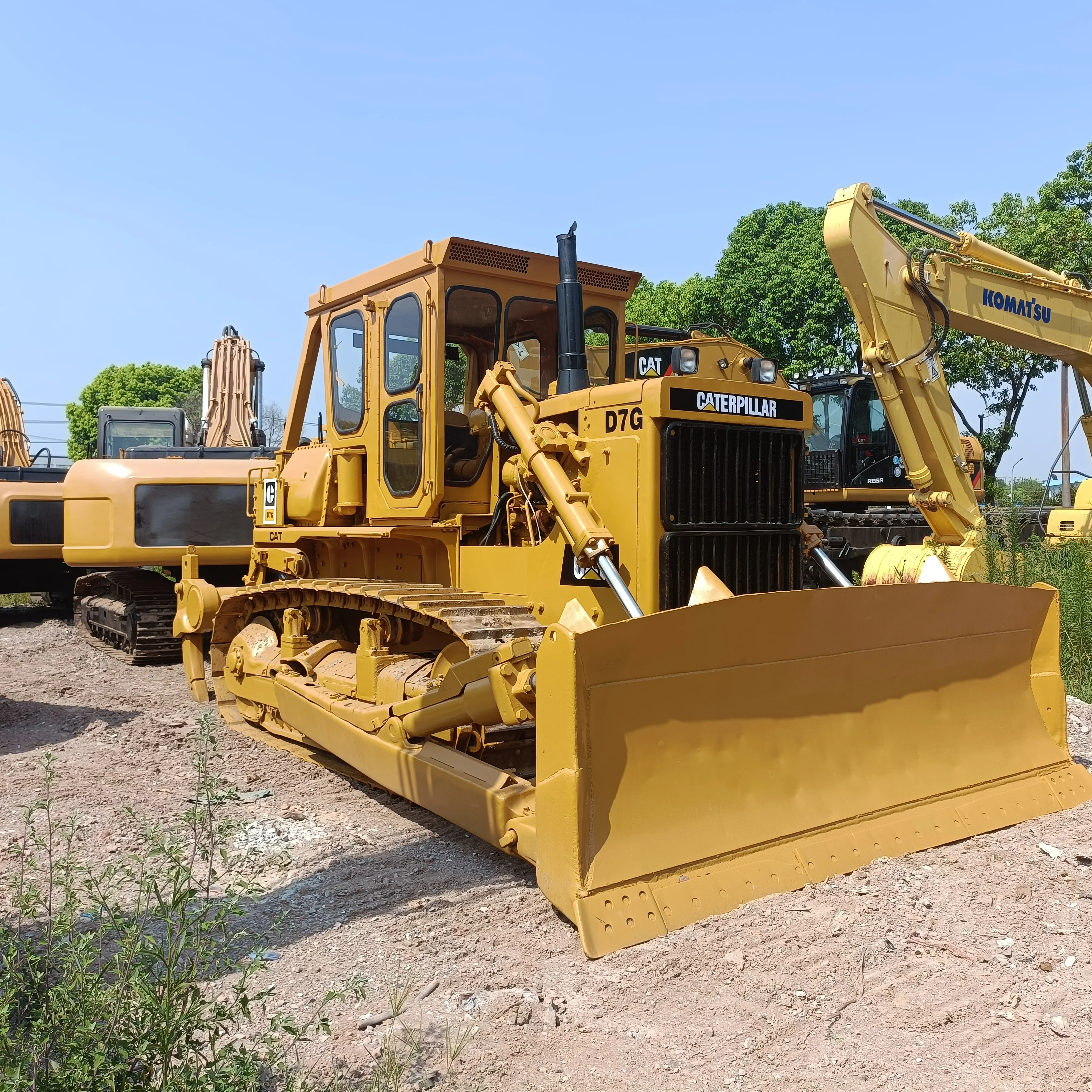 Few Working Hours Original Japan Used Caterpillar Dozer D7G CAT Bulldozer in stock for sale