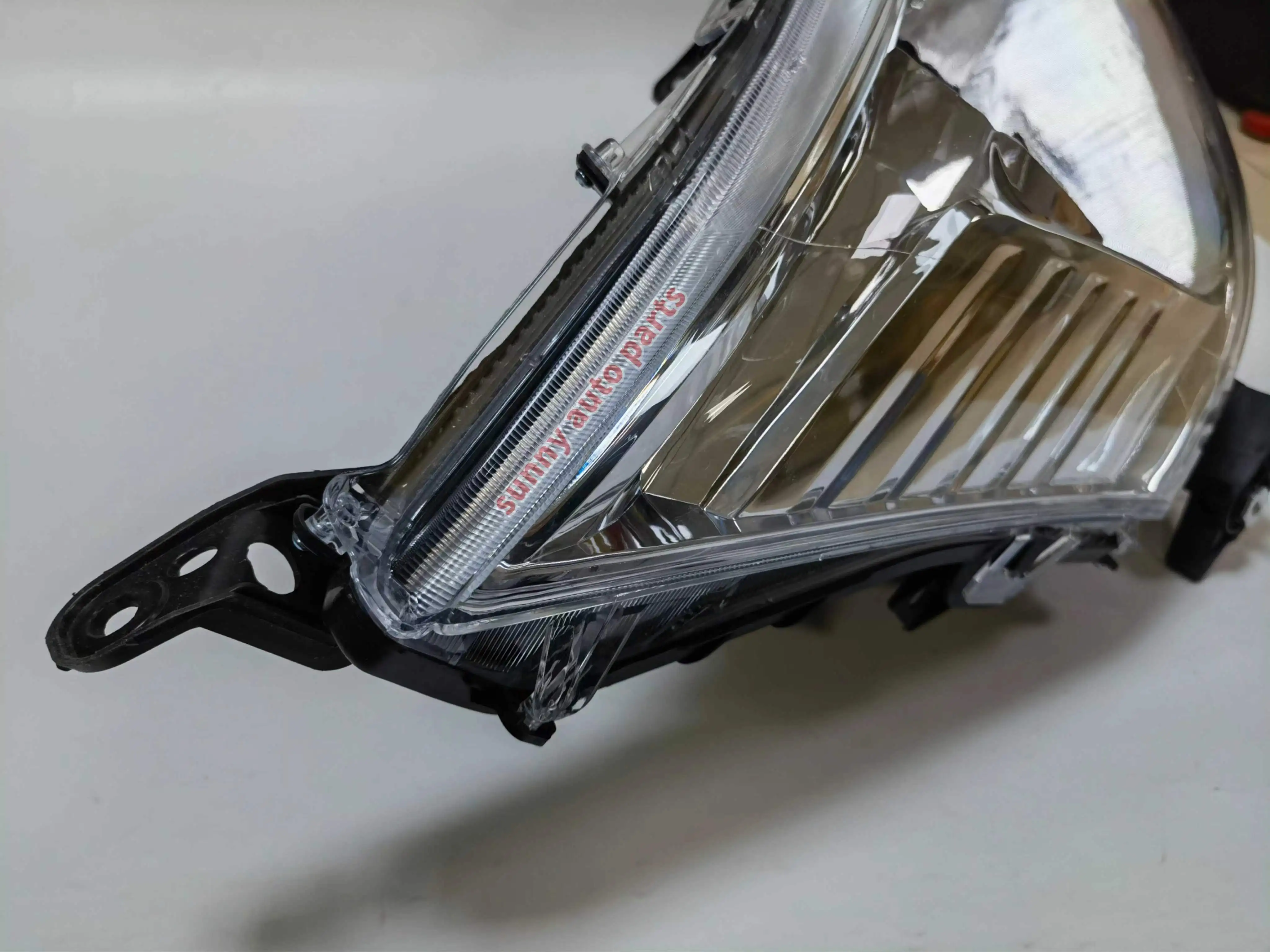 Hiace 2019 Thailand Xenon Front Lamp Head Lamp Headlight for Toyota 2020 2021 2022 2023