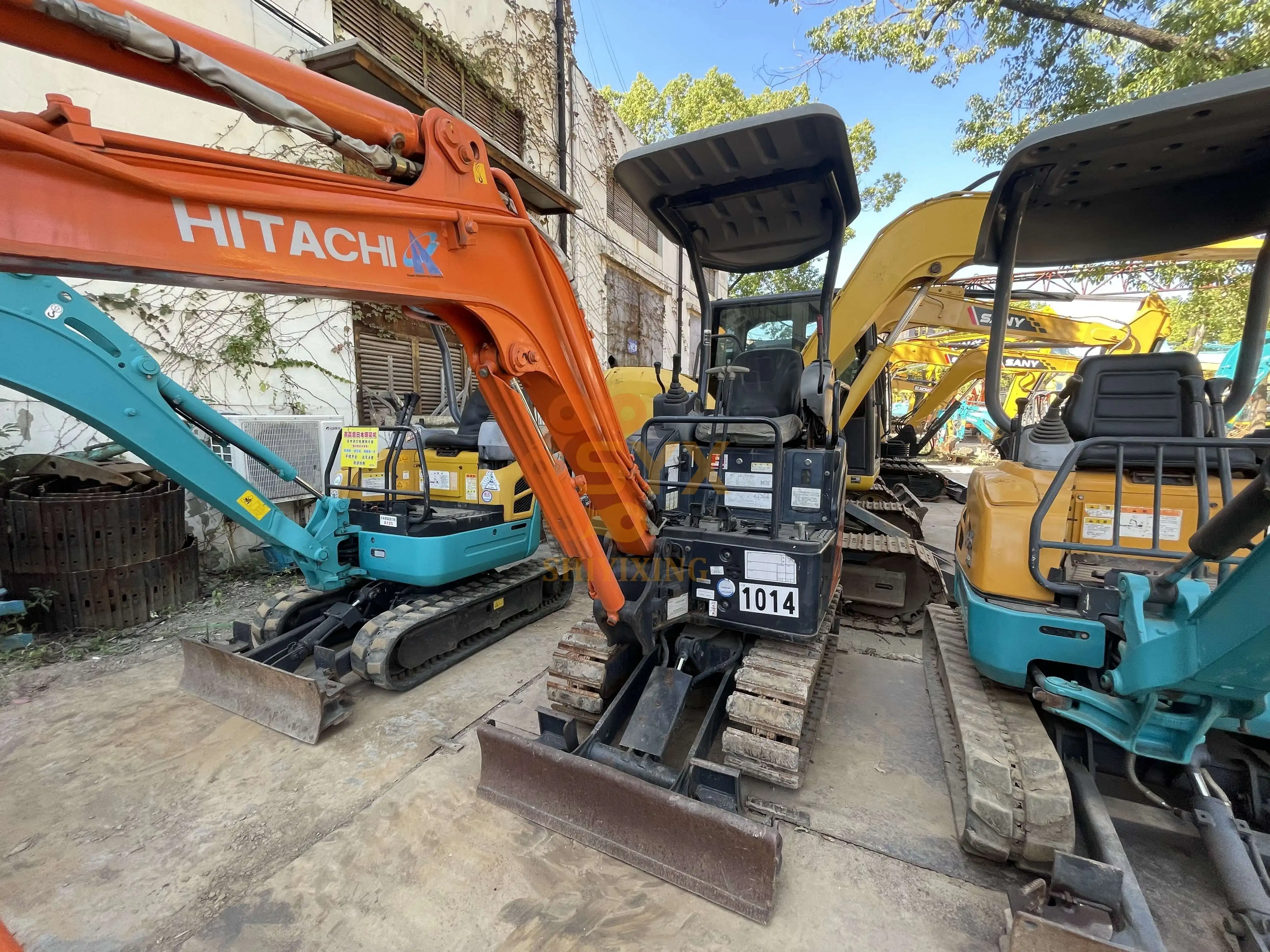 Используемые мини-экскаваторы 2 тонны ZX17u hitachi экскаватор с резиновым грузовиком и лезвием zx17u