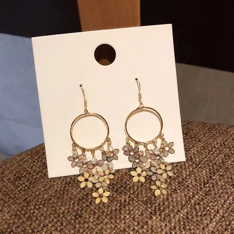 Elegant style zircon sequin flower earrings. Wedding party silver needle earrings