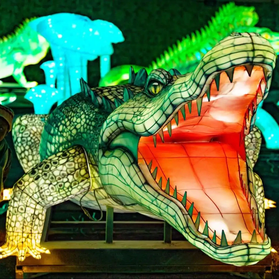 Custom Modern Design Animal Crocodile Lantern Outdoor Waterproof Playground Display Easter New Year Christmas Party Decorations
