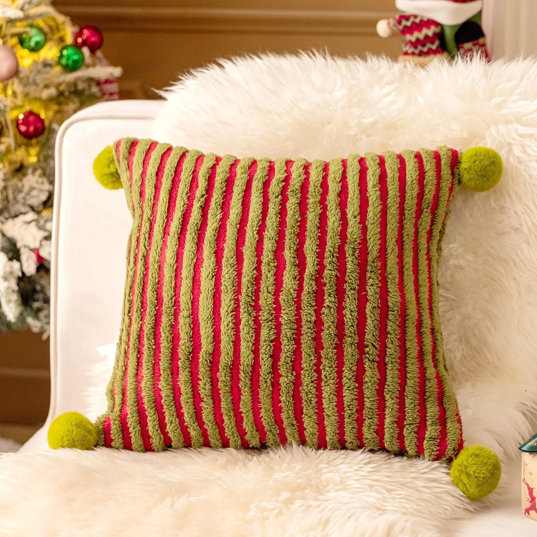 Christmas Plush Jacquard Fleece Throw Cushion Cover With Pompoms Machine Washable Decorative Pillow Case For Home Hotel Party