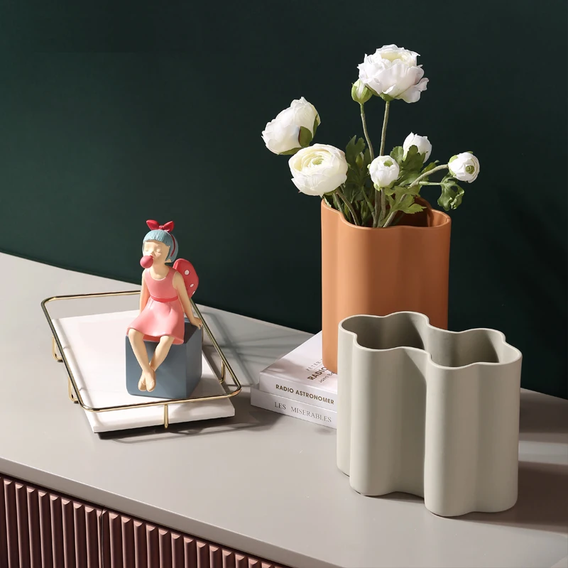 Nordic Luxury Home Decor Matt Color Ceramic U Shape Vase Dried Flower Arrangements Porcelain glazed for Living Room