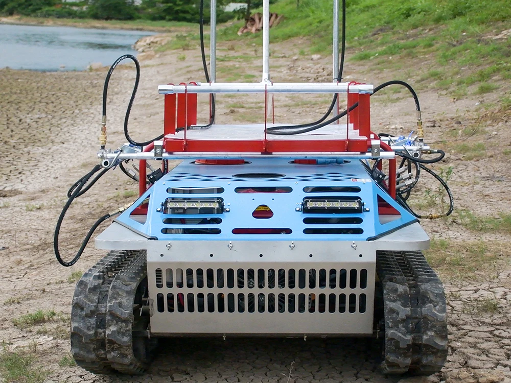 high efficiency 200L sprayer disinfection robot car vehicle autonomous remote control agriculture spraying machine
