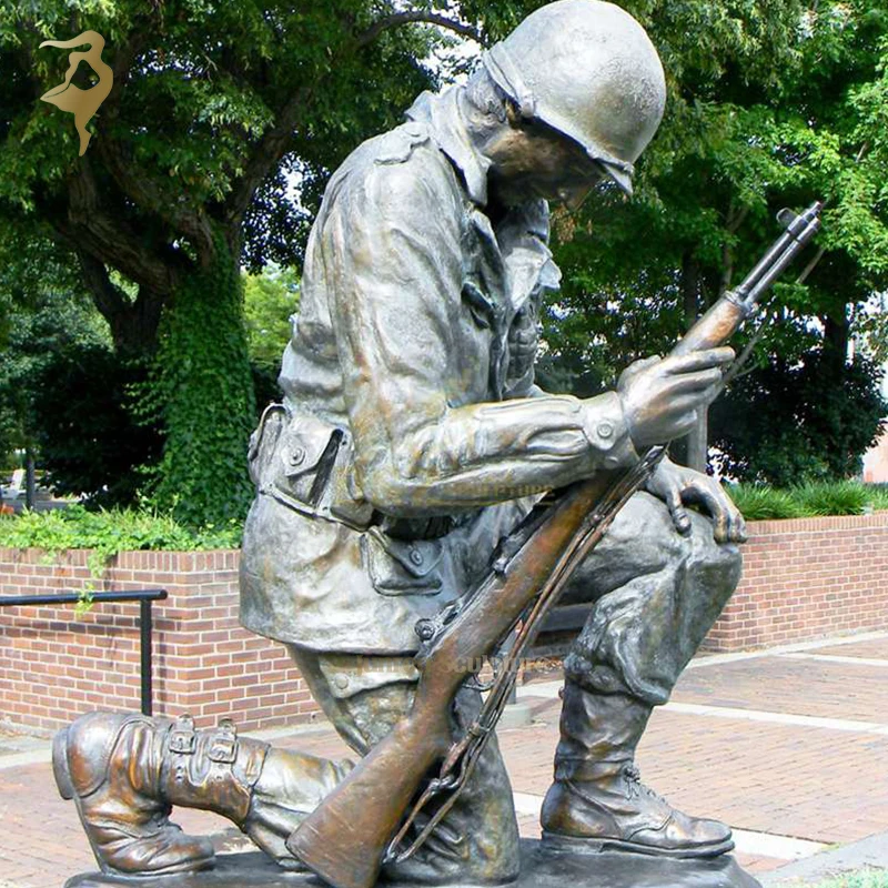 Top quality life size human warrior knight figure sculpture kneeling soldier statue