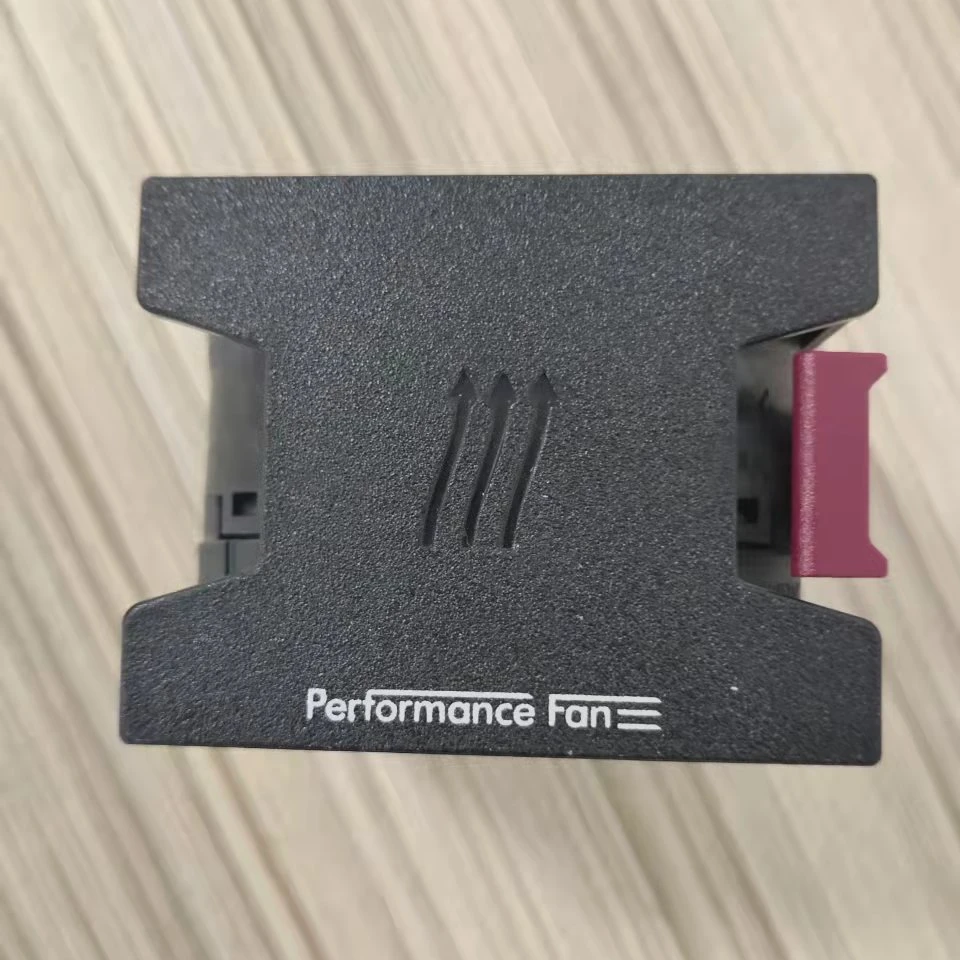 HP 777286-001высокопроизводительный вентилятор модуль для использования на серверах, настроенных с 12 большими форм-факторными дисками