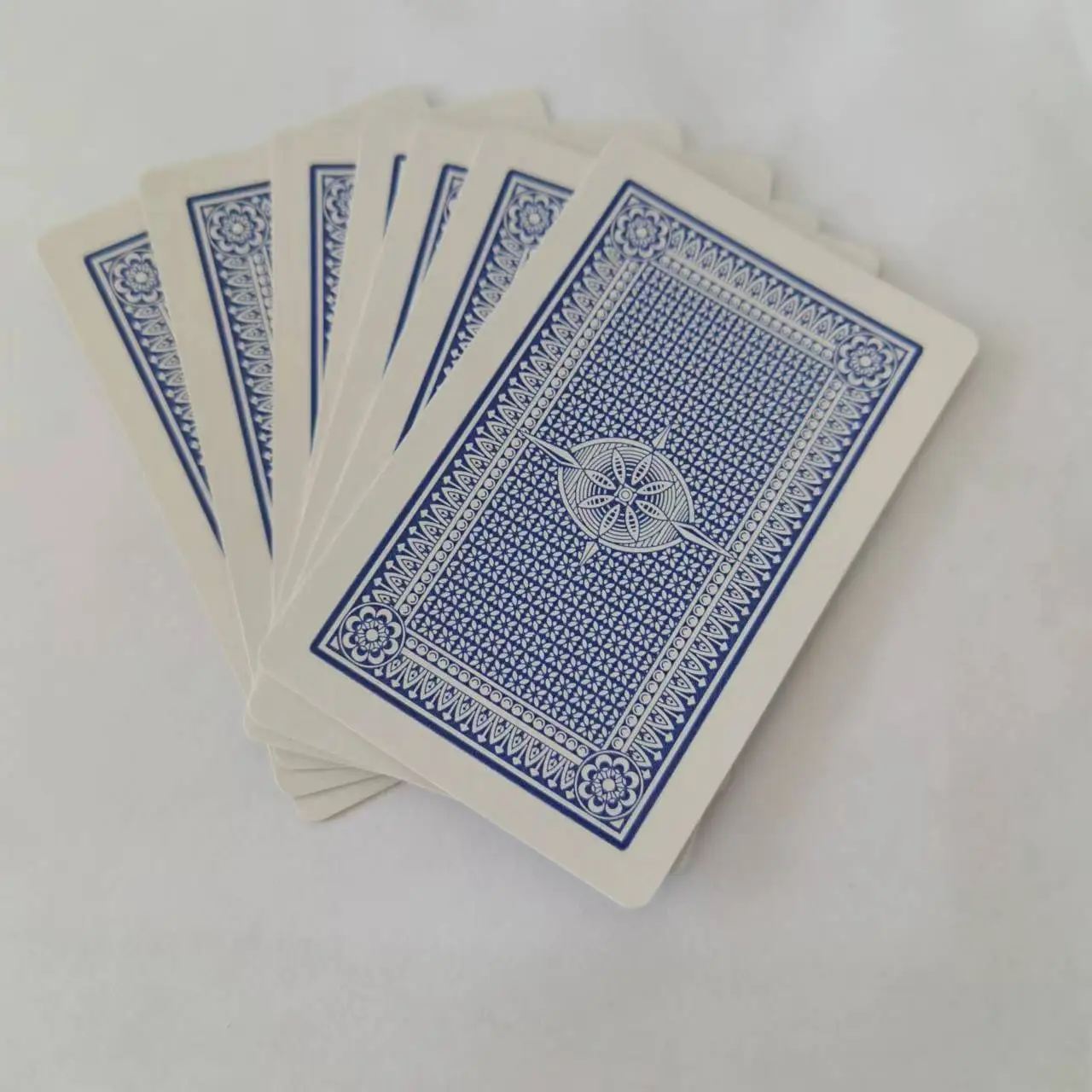 WHOLESALE CUSTOM 737 TUI HUANG PLAYING CARDS CARTAS NAIPES