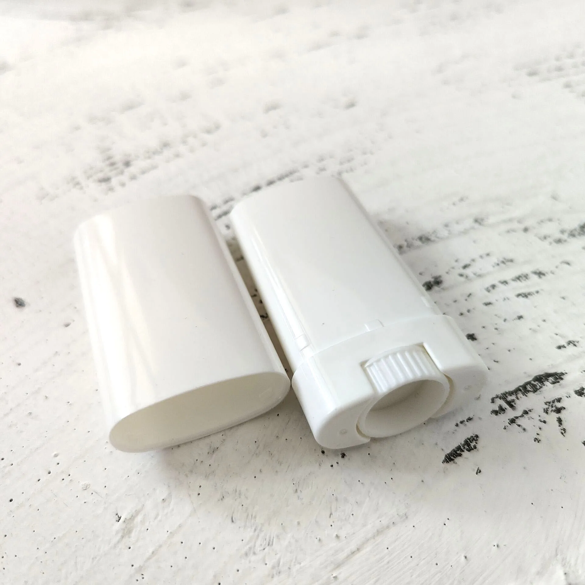 15g plastic empty deodorant stick container round twist up tubes packaging for deodorant stick