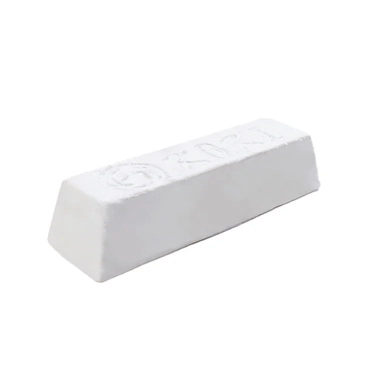 Лучше всего использовать для ухода за деревом воск полировки мебели из цельного дерева