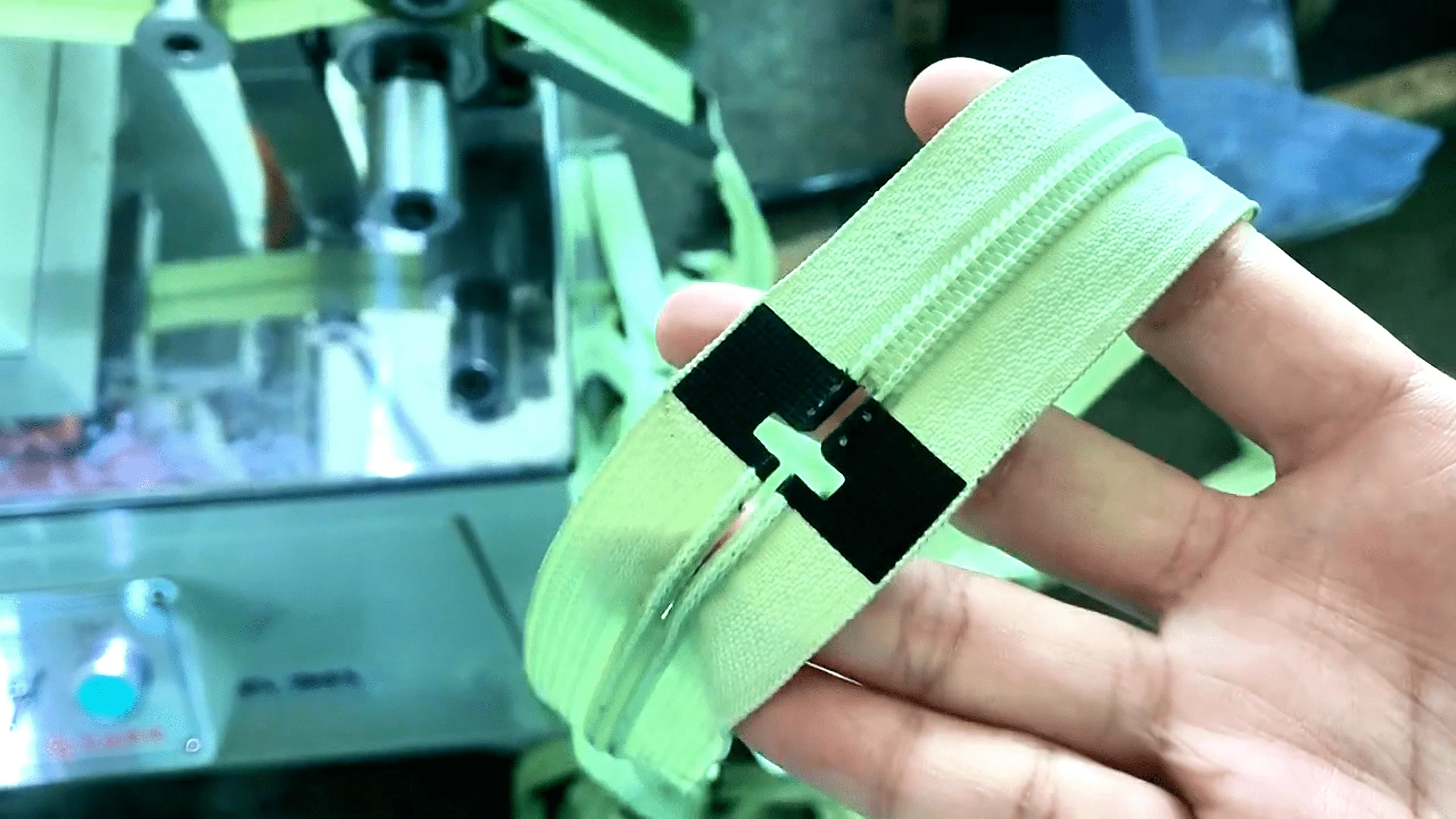 Automatic hole punching  perforating  machine for nylon zipper making machine zipper