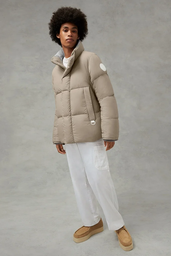 Hight quality  goose duck down black  custom Logo brand  hooded  outdoor unisex nylon bubble coat glossy shiny puffer jacket men