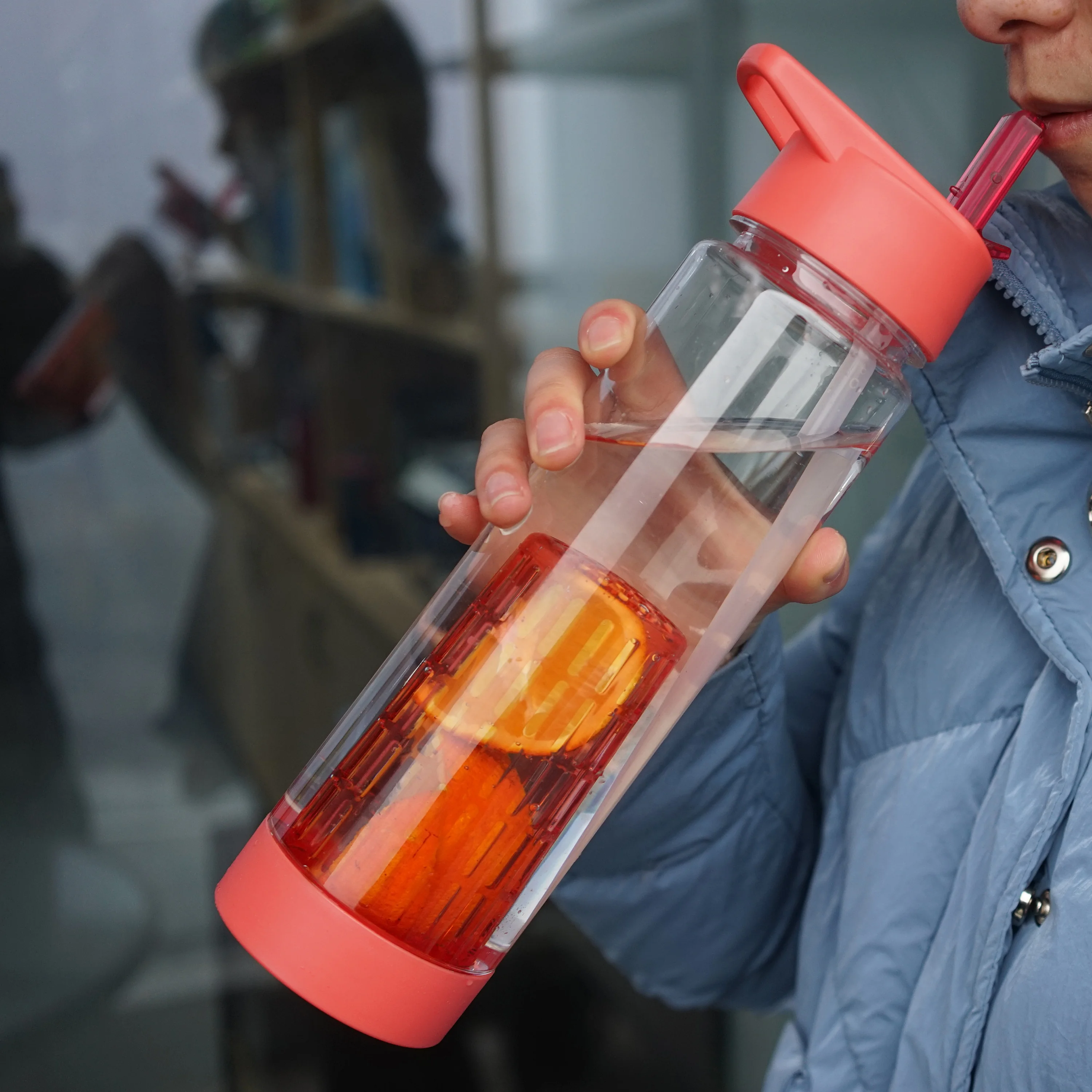 750ml/25oz hot selling cheap BPA Free clean plastic tritan fruit infuser gym sport crystal water bottle with flip lid and straw