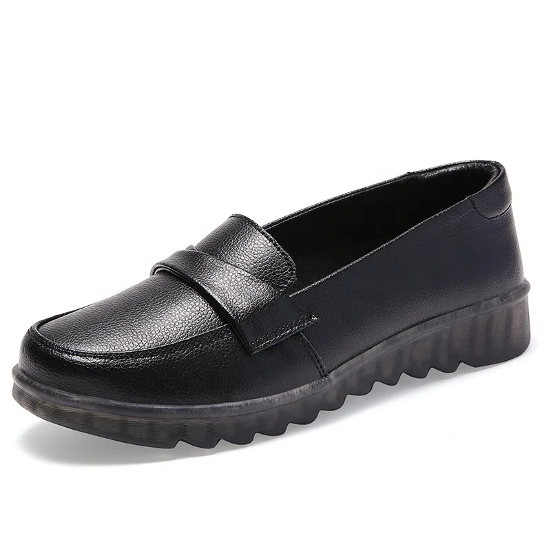 Fashion loafers A woman with a flat walking loafers cattle uppers loafers