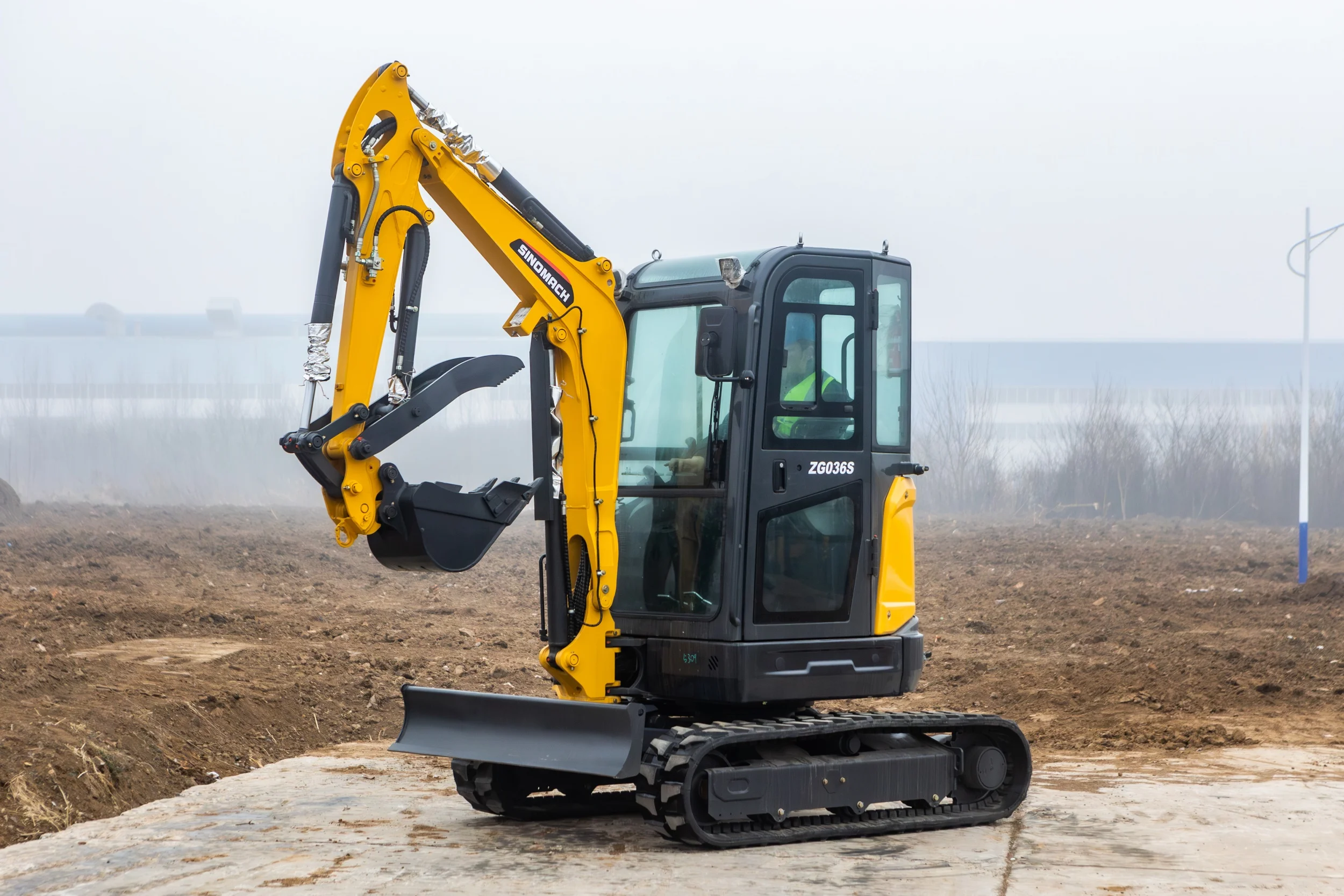 Strong Power Small Bagger Farm Diesel Engine Escavatore CE Approve 3Ton 4Ton Mini Excavator