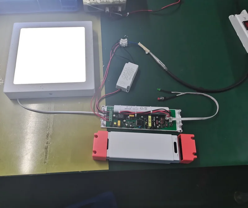 Economical and practical emergency drive power supply DF268C-12V with ce lighting for 3 hours Wiring method 1 - Connect to the positive pole of the light source /2 - Connect to the cathode of the light source /N - Connect to the neutral N / L - Connect to the live wire L Fourth, matters needing attention 1. It should be connected by a professional electrician or related engineering and technical personnel. Be sure to connect the circuit in the power-off state, and prohibit live work to avoid accidents; 2. Main power line: the charging live line L and the neutral line N are directly connected to the floor main box, and the opening control is provided by the main gate; 3. The wall switch only controls the mains lighting, and the control wall live wire L and the charging live wire L must be in the same phase; 4. Green light - power indicator, red light - charging indicator, TEST - test button, press and hold when there is power, it is equivalent to a temporary power outage; 5. In the state of emergency lighting, all work lights are off except the light source lighting; 6. The suitable working temperature of emergency power supply is -10-50℃, and high temperature aging is prohibited; 7. The emergency power supply test should not be performed frequently. Each interval should be greater than 1 minute. It is forbidden to press the test switch frequently; 8. The digital circuit emergency device has the function of self-inspection (monthly inspection, annual inspection), and automatic alarm function for failure or illegal operation; 9. During the storage period of the battery and emergency device, the battery should be tested every three months to discharge the battery, and the battery should be pulled out of the emergency device plug and stored separately; 10. During the test, if there is any problem, please contact the supplier to solve the problem.