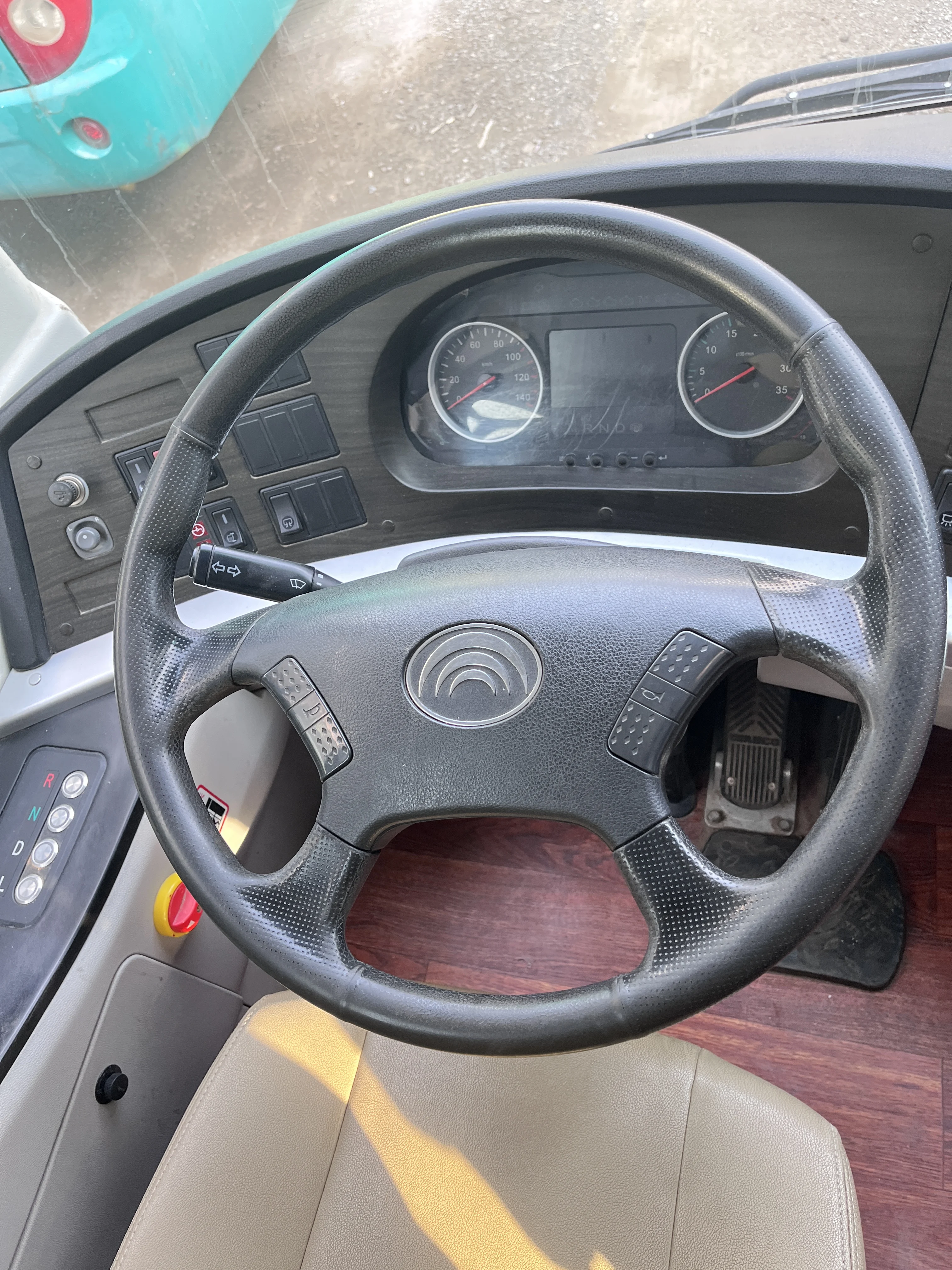 Бесплатная доставка электрический автобус Yutong ZK6115 48 мест автоматический предназначенный для дальних путешествий и комфорта