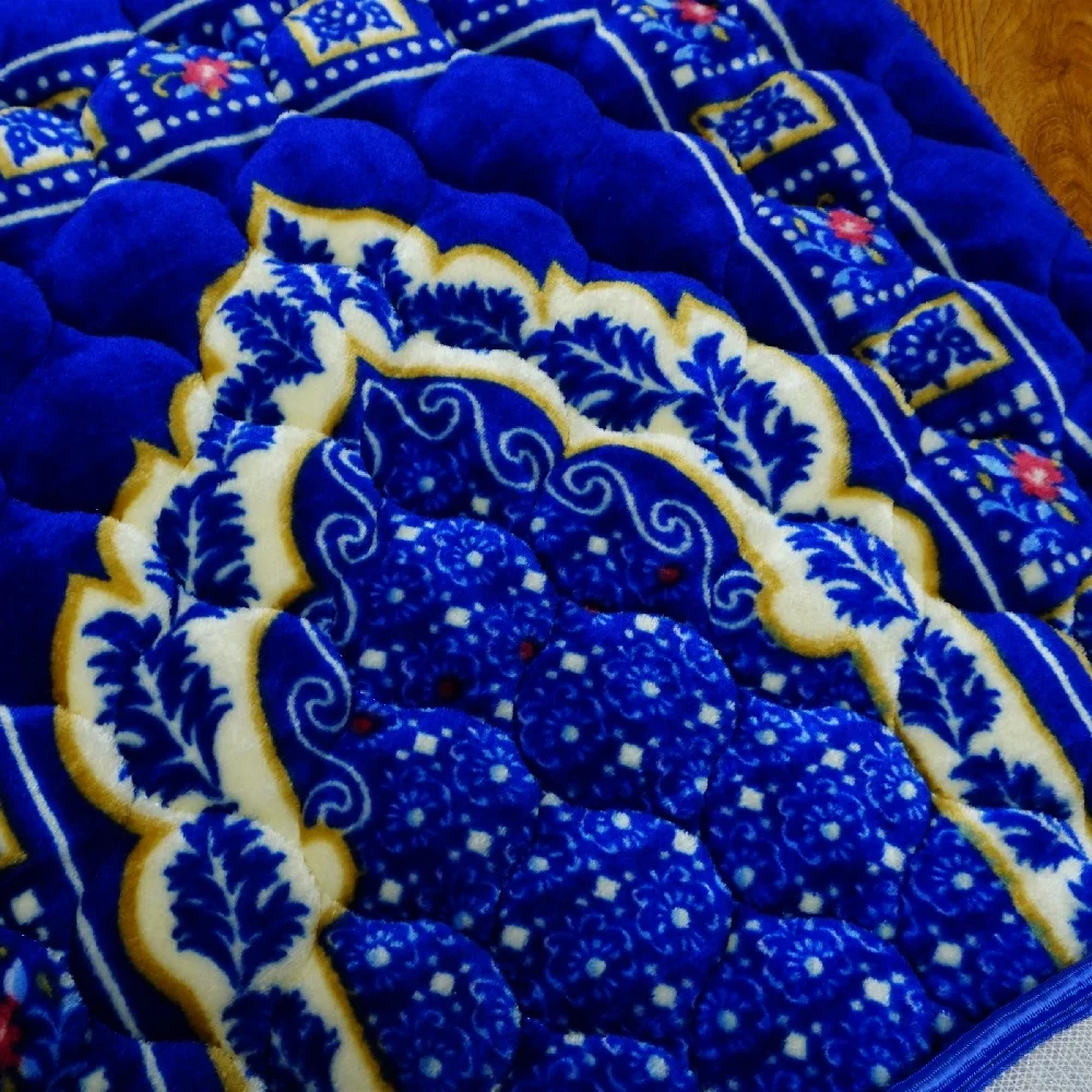 Custom islamic thick soft prayer mat with foam