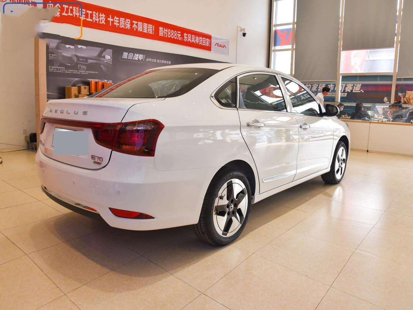 HOT DEAL USED Dongfeng aeolus E70 LEFT STEERING DRIVE CARS FOR SALE / 2022 CARS BEST SUPPLY MARKET